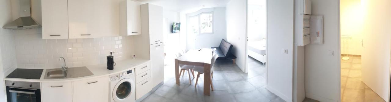 Renove 2023 Proche Aeroport 5min, Gare Sncf 2 Min, Tramway Au Pied De L'immeuble , Parking Possible, Renovated 2023 Near The Airport 5 Min, Train Station 2 Min, Tram Next To The Building 1 Min, Parking Possible * Nizza