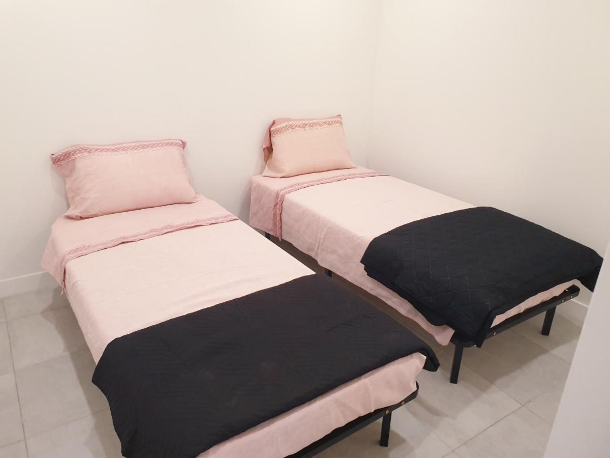 Renove 2023 Proche Aeroport 5min, Gare Sncf 2 Min, Tramway Au Pied De L'immeuble , Parking Possible, Renovated 2023 Near The Airport 5 Min, Train Station 2 Min, Tram Next To The Building 1 Min, Parking Possible Apartment Nizza