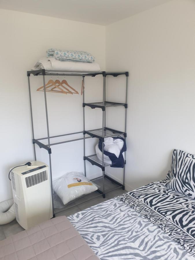 Renove 2023 Proche Aeroport 5min, Gare Sncf 2 Min, Tramway Au Pied De L'immeuble , Parking Possible, Renovated 2023 Near The Airport 5 Min, Train Station 2 Min, Tram Next To The Building 1 Min, Parking Possible *