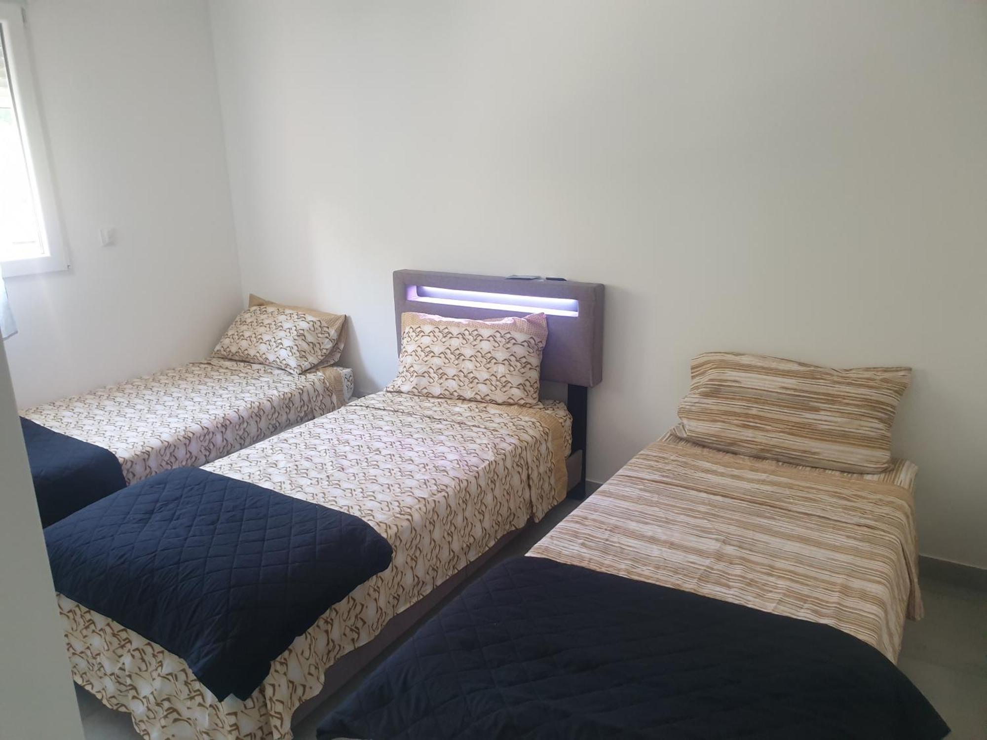 Apartment Renove 2023 Proche Aeroport 5min, Gare Sncf 2 Min, Tramway Au Pied De L'immeuble , Parking Possible, Renovated 2023 Near The Airport 5 Min, Train Station 2 Min, Tram Next To The Building 1 Min, Parking Possible