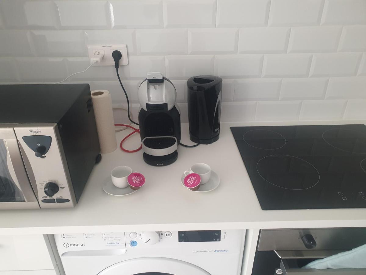 Appartamento Renove 2023 Proche Aeroport 5min, Gare Sncf 2 Min, Tramway Au Pied De L'immeuble , Parking Possible, Renovated 2023 Near The Airport 5 Min, Train Station 2 Min, Tram Next To The Building 1 Min, Parking Possible