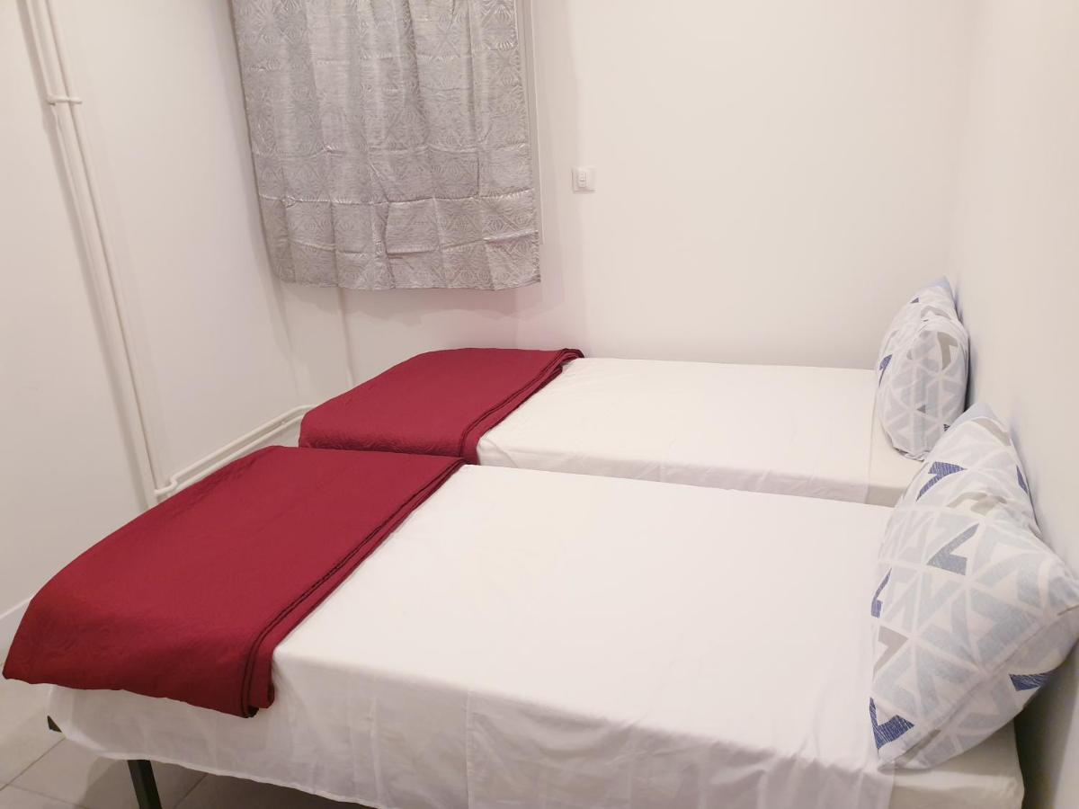 Appartamento Renove 2023 Proche Aeroport 5min, Gare Sncf 2 Min, Tramway Au Pied De L'immeuble , Parking Possible, Renovated 2023 Near The Airport 5 Min, Train Station 2 Min, Tram Next To The Building 1 Min, Parking Possible *