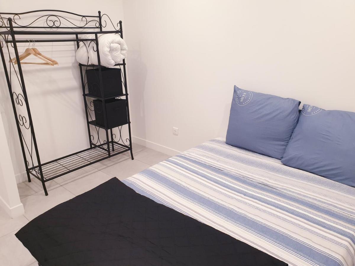 Appartamento Renove 2023 Proche Aeroport 5min, Gare Sncf 2 Min, Tramway Au Pied De L'immeuble , Parking Possible, Renovated 2023 Near The Airport 5 Min, Train Station 2 Min, Tram Next To The Building 1 Min, Parking Possible *
