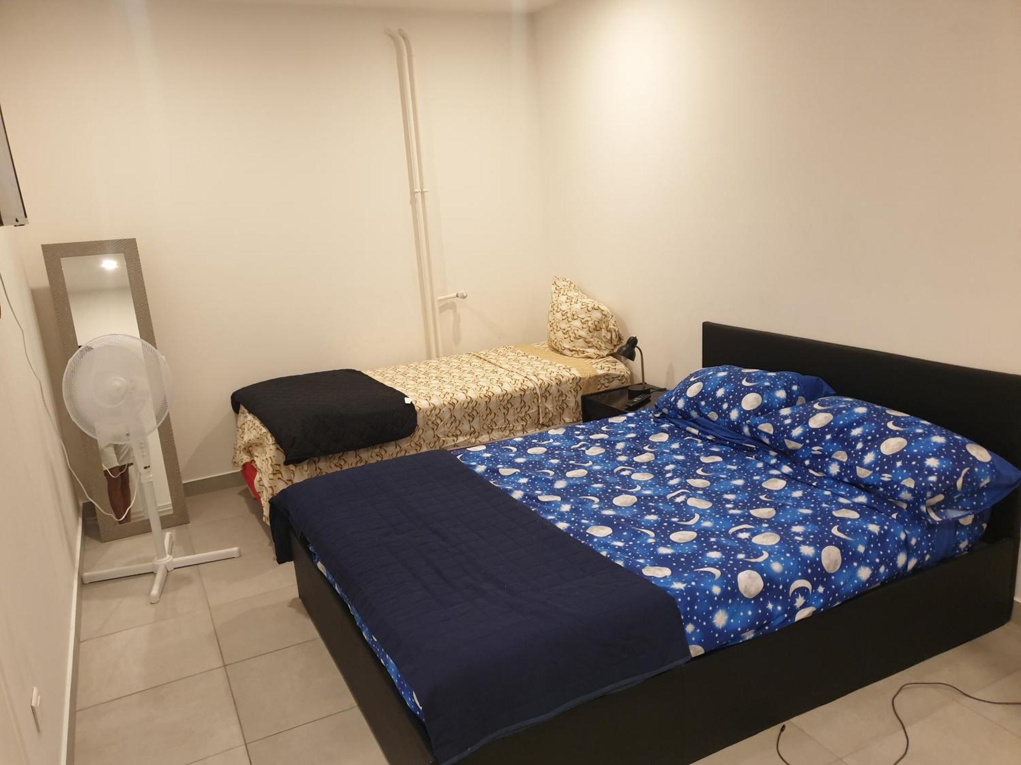 Appartamento Renove 2023 Proche Aeroport 5min, Gare Sncf 2 Min, Tramway Au Pied De L'immeuble , Parking Possible, Renovated 2023 Near The Airport 5 Min, Train Station 2 Min, Tram Next To The Building 1 Min, Parking Possible *