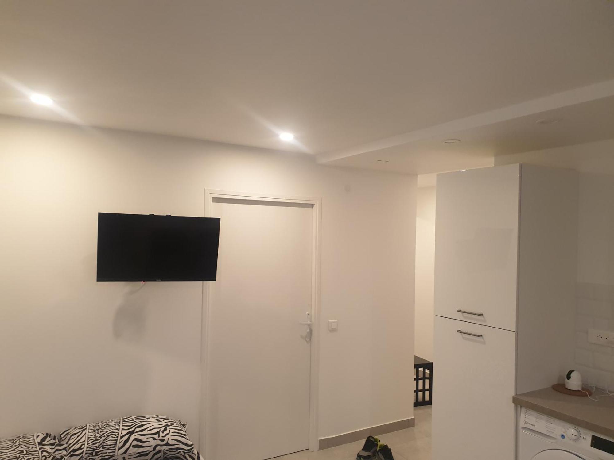 Renove 2023 Proche Aeroport 5min, Gare Sncf 2 Min, Tramway Au Pied De L'immeuble , Parking Possible, Renovated 2023 Near The Airport 5 Min, Train Station 2 Min, Tram Next To The Building 1 Min, Parking Possible Appartamento *